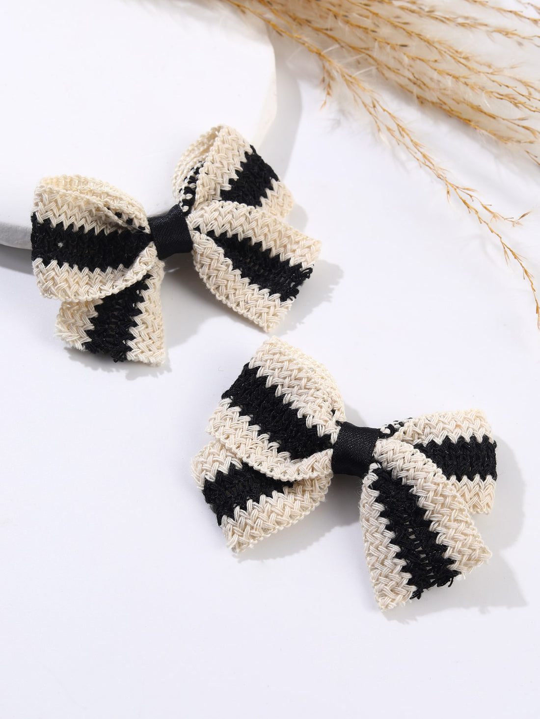 Knitted clips 2