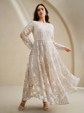 Plus cream long sleeve, elegant dress