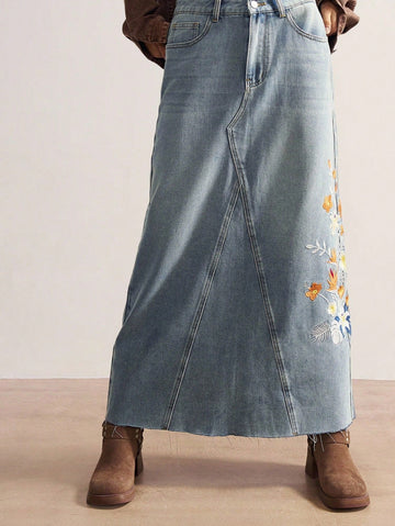 Denim skirt with floral embroidery