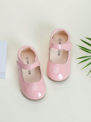 Girls scallop edges Mary Jane flats