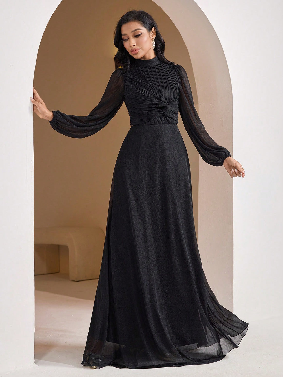 Elegant twist design black dress