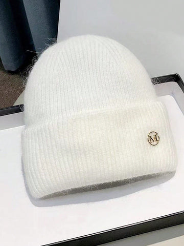 White knitted beanie