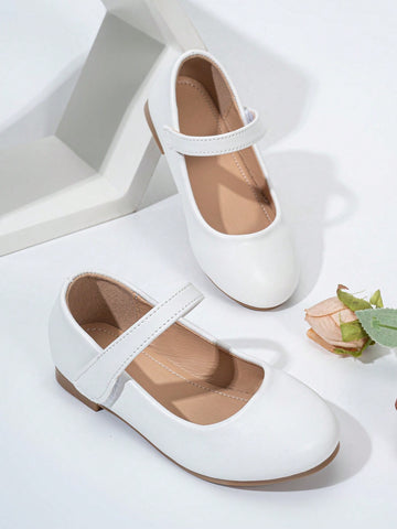 Girls white Mary Jane shoes
