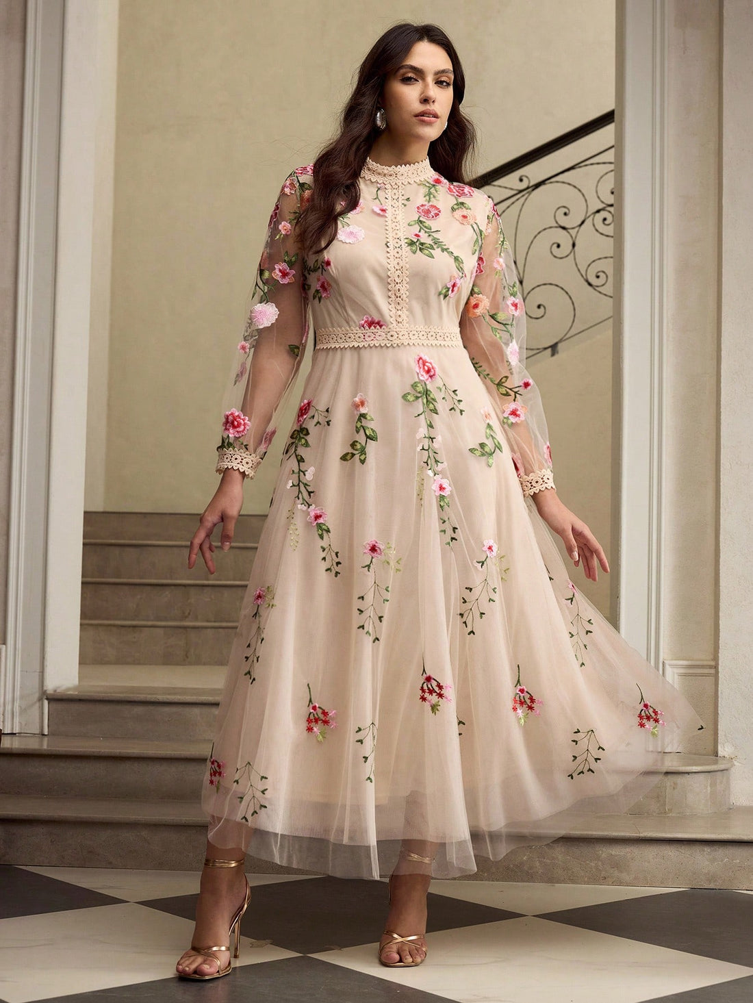 Plus Size Embroidered Lace Patchwork Long Sleeve Dress